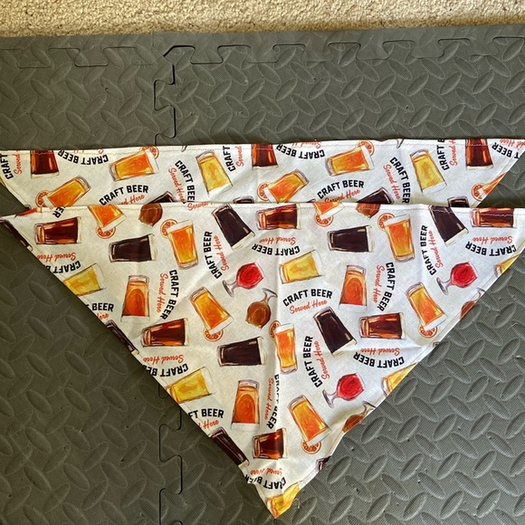 Craft beer pattern Set of dog bandanas - Picture 1 of 2